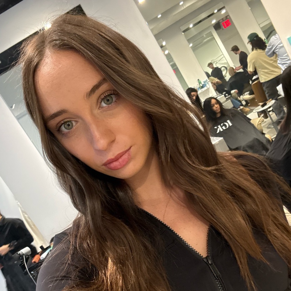Meet your Posher, Daniella
